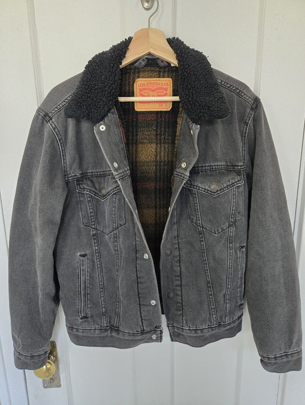 Levi's Mens Sherpa Trucker Denim Jacket Size S Black Grunge Americana Retro Fall